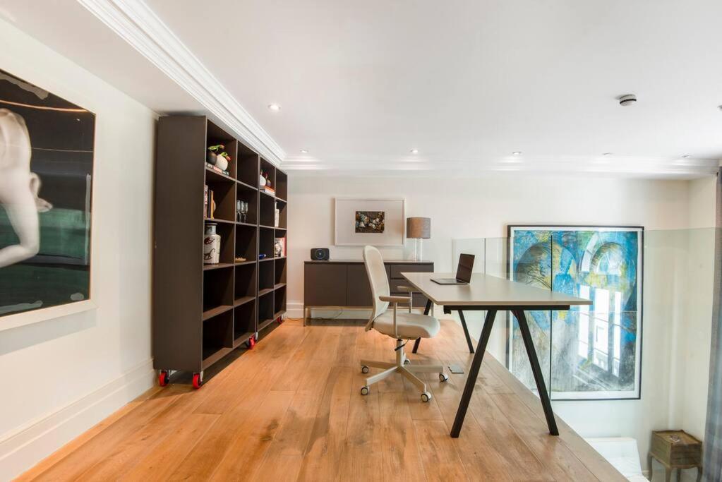 The Artists Hideaway-2 Bed Mezzanine In Paddington London