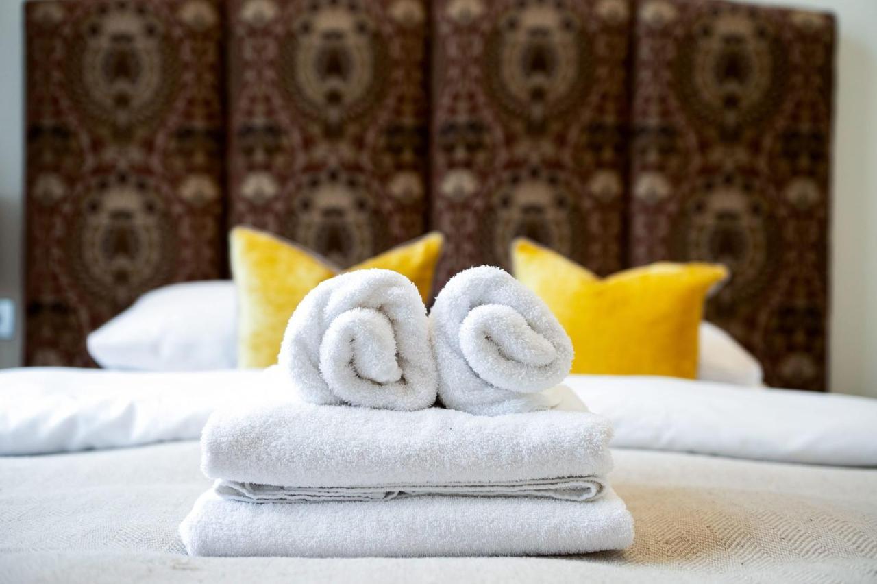 The Artists Hideaway-2 Bed Mezzanine In Paddington Holiday home London